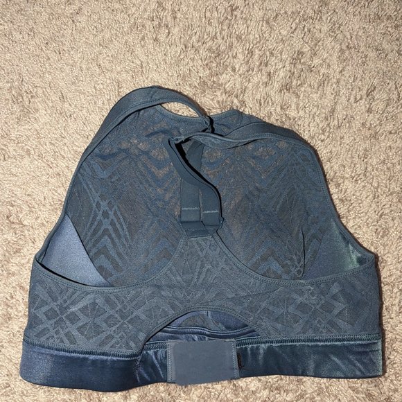 VS Sports Bra - Picture 3 of 5